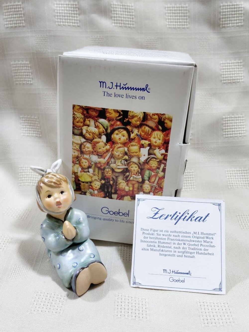 M.I. Hummel "Ooh My Tooth!" Figurine 1995 First Issue #053 Hum 533 Germany